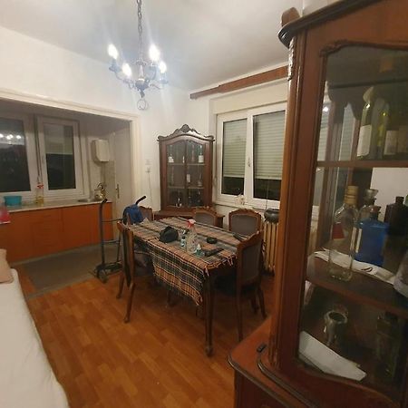 Nikola Hram Apartamento Belgrado Exterior foto
