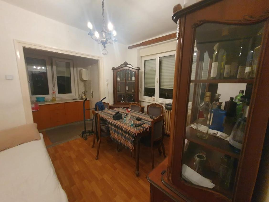 Nikola Hram Apartamento Belgrado Exterior foto