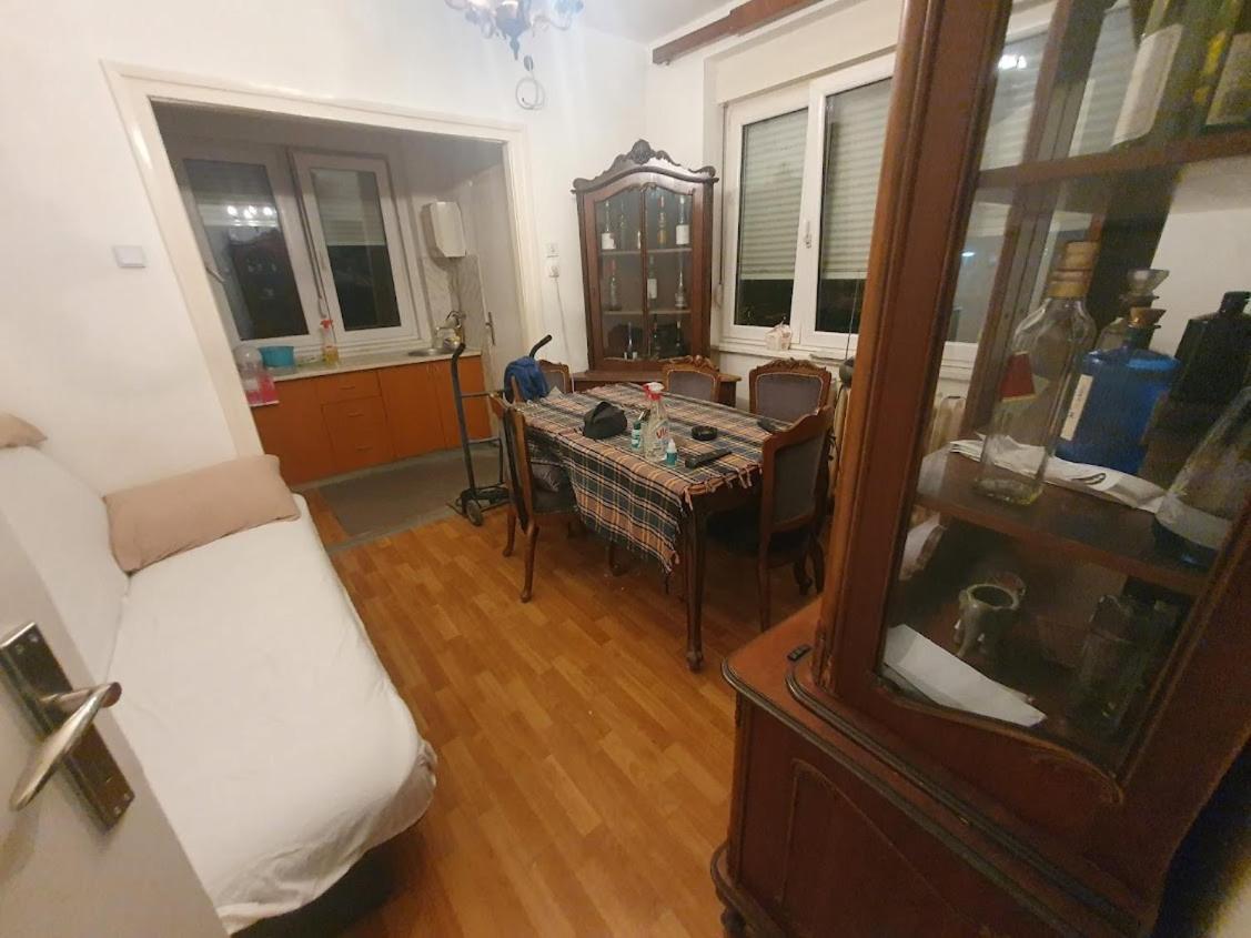 Nikola Hram Apartamento Belgrado Exterior foto